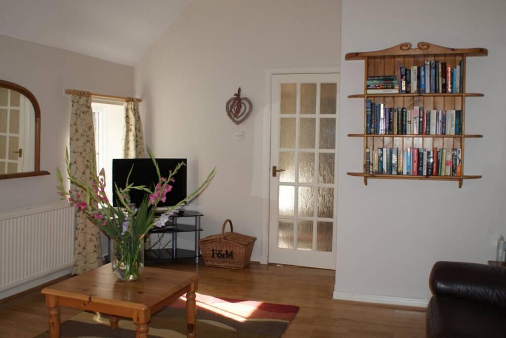 Harleyburn Cottages - Stables And Saddlery 梅尔罗斯 外观 照片