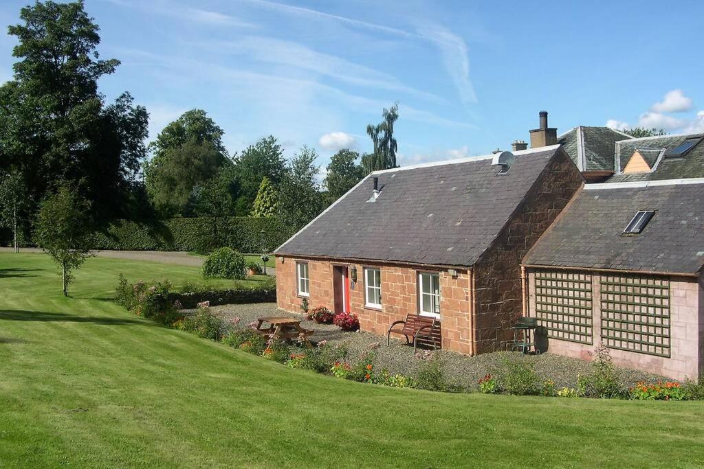 Harleyburn Cottages - Stables And Saddlery 梅尔罗斯 外观 照片